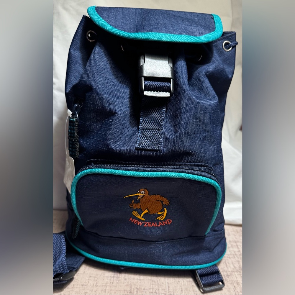 NEW Kids New Zealand Blue Backpack with the National Bird Kiwi adjustable straps